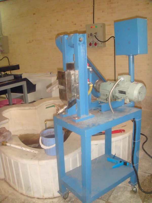 جیگ آزمایشگاهی نوع هارتس با کنترل نوسان الکترونیکی و بدنه استنلس استیل برای جدایش ثقلی